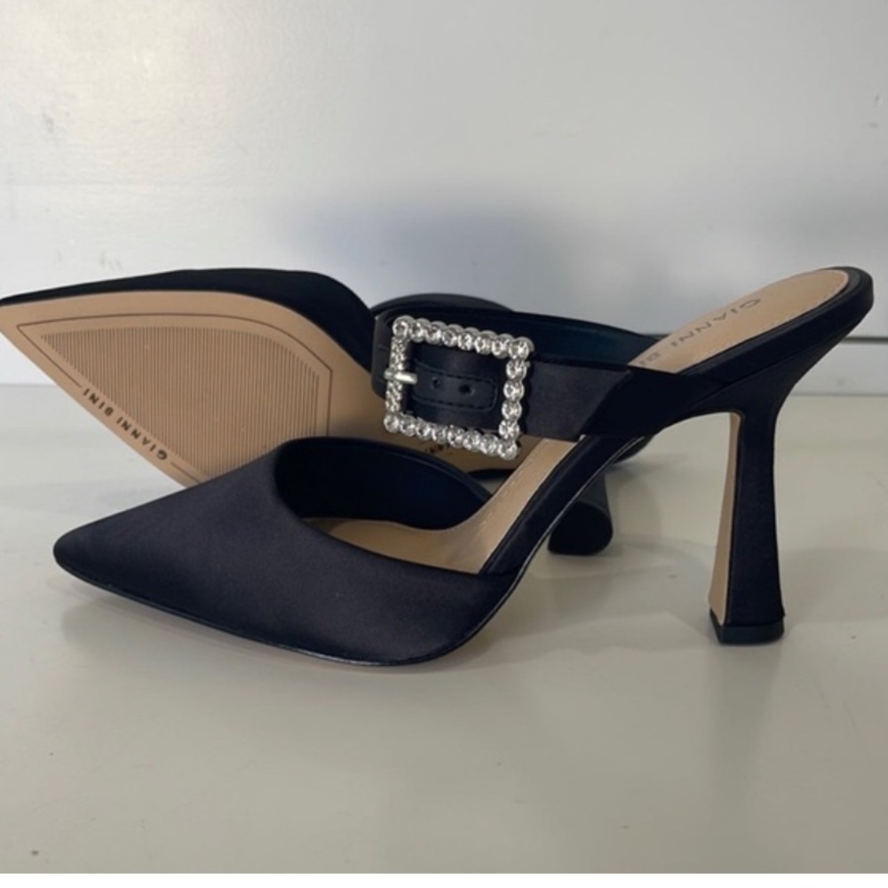 Gianni Bini, black satin, rhinestone buckle, beautiful